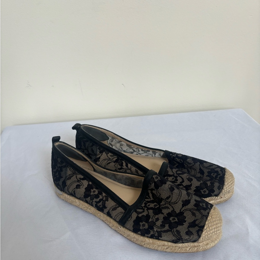 Stuart Weitzman Meshuga Black Flroal Lace Espadrille Flats Womens size 7 - Picture 2 of 11